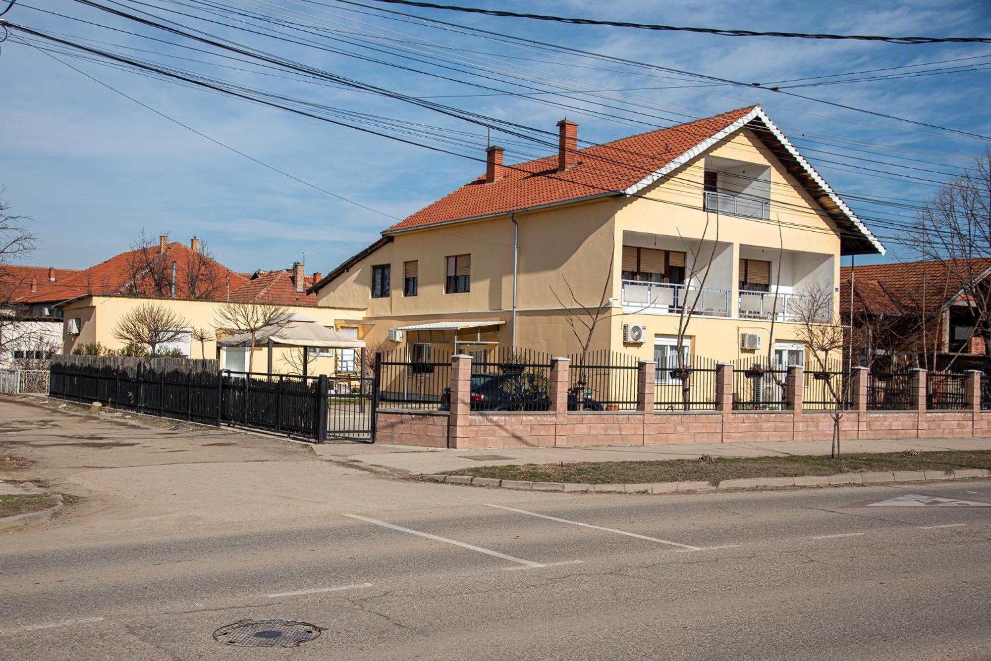 Apartments Kuca Aleksic II Nis Bagian luar foto