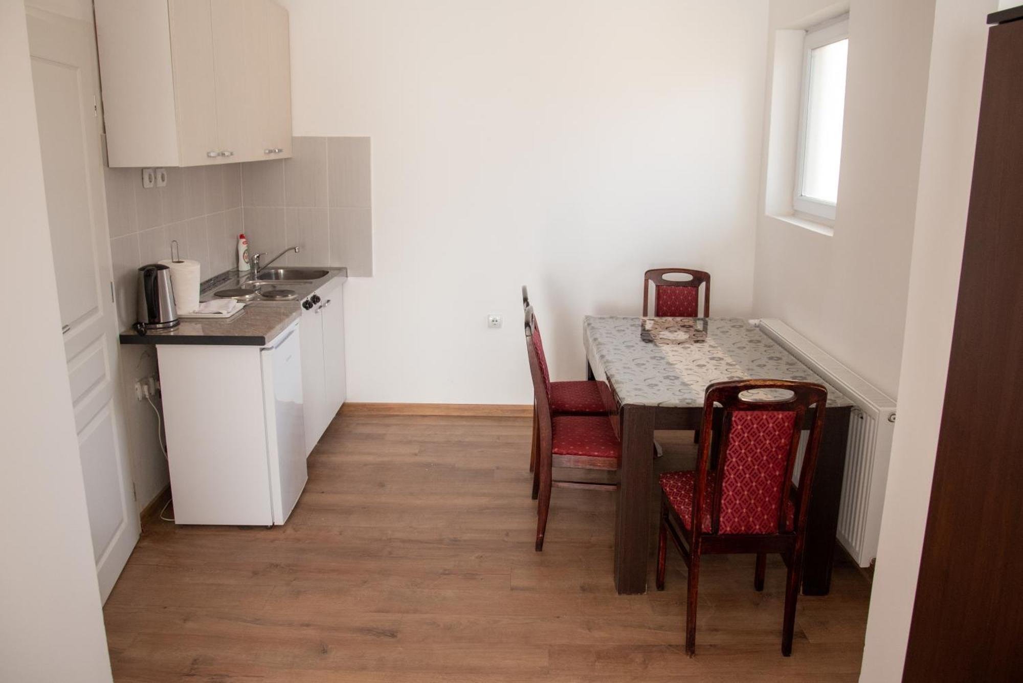 Apartments Kuca Aleksic II Nis Bagian luar foto