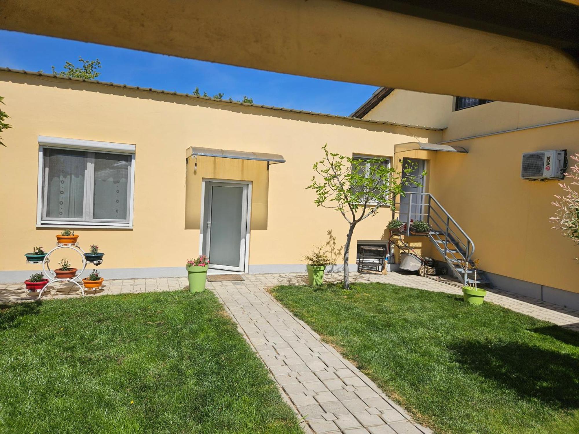 Apartments Kuca Aleksic II Nis Bagian luar foto