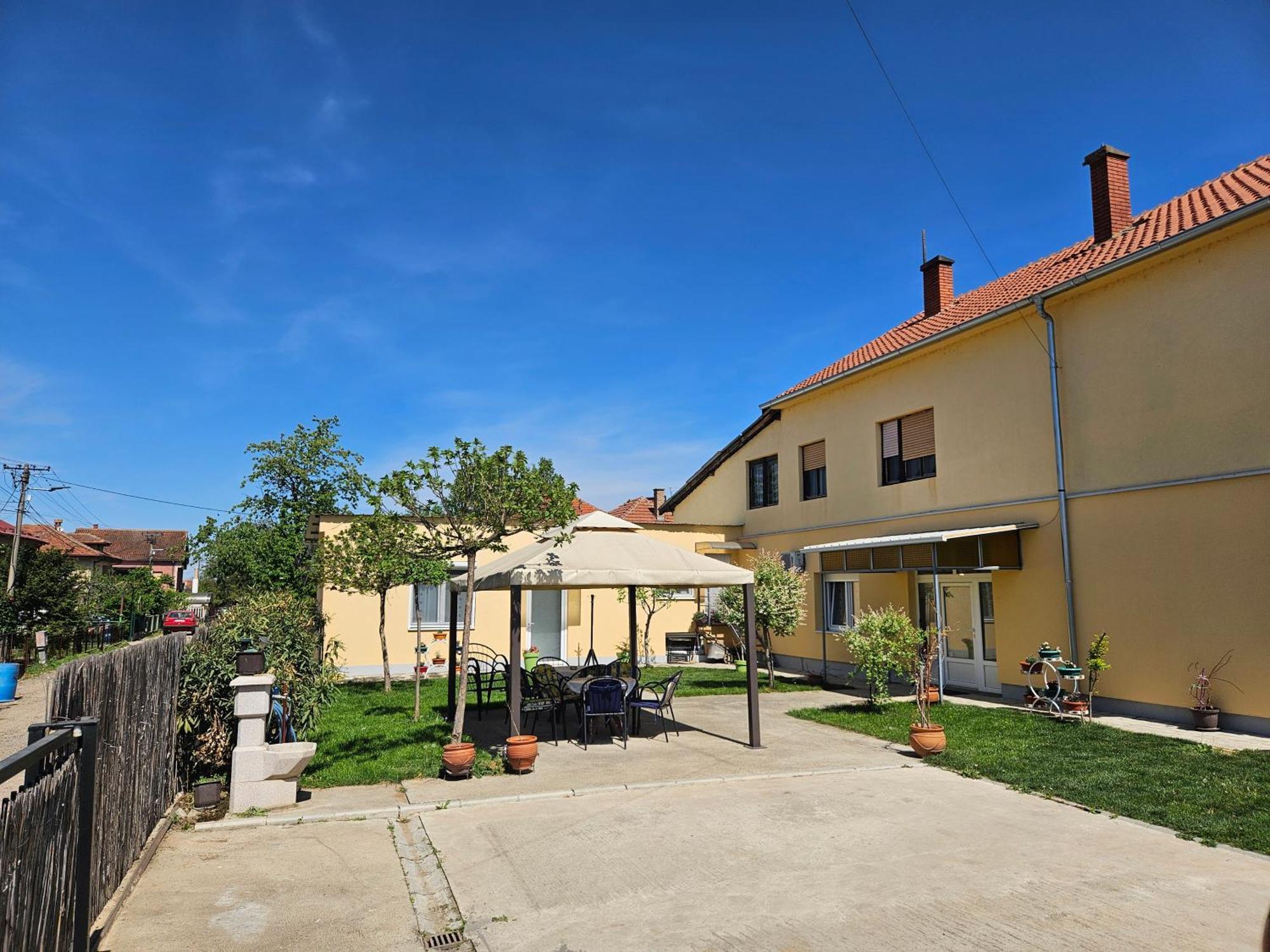 Apartments Kuca Aleksic II Nis Bagian luar foto
