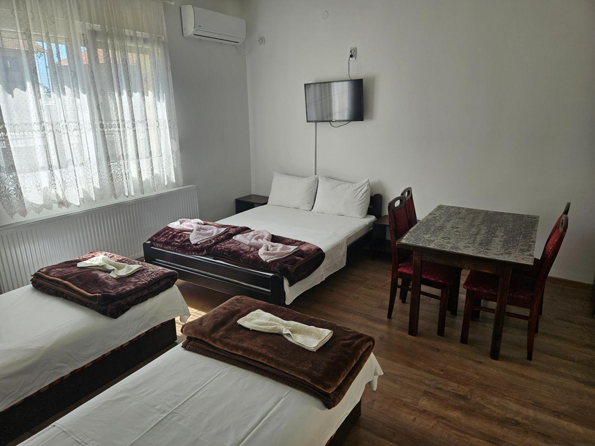 Apartments Kuca Aleksic II Nis Bagian luar foto