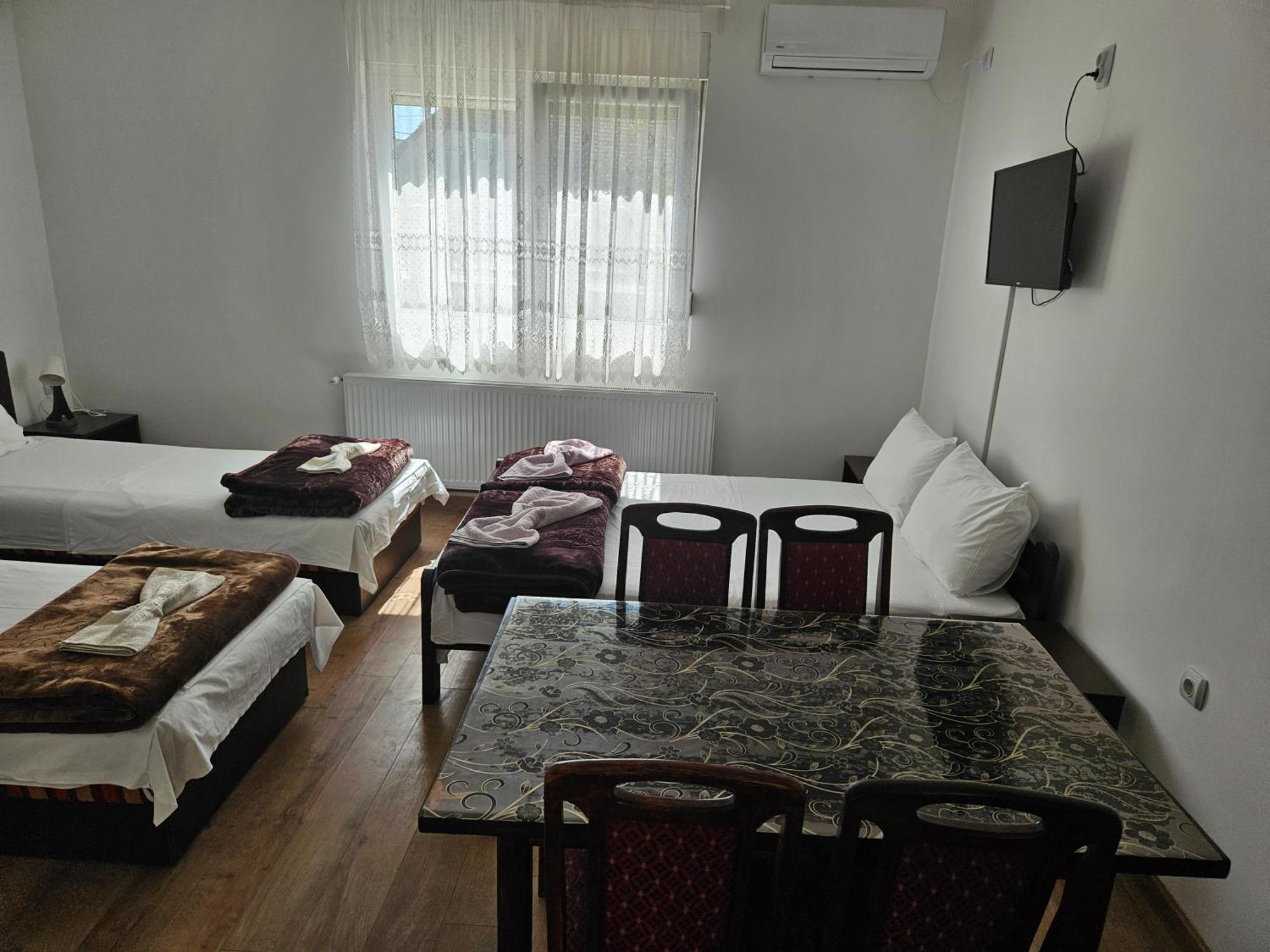 Apartments Kuca Aleksic II Nis Bagian luar foto