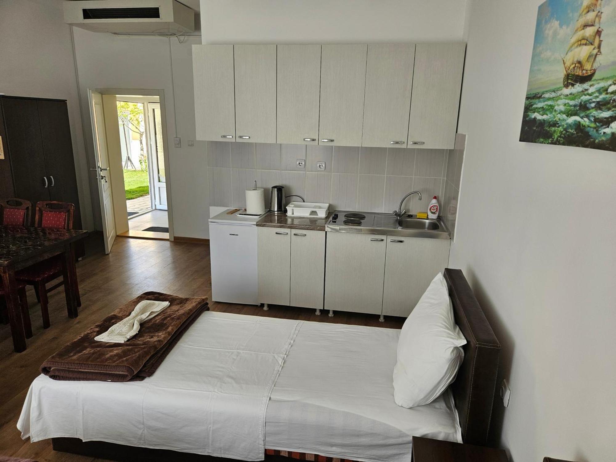 Apartments Kuca Aleksic II Nis Bagian luar foto
