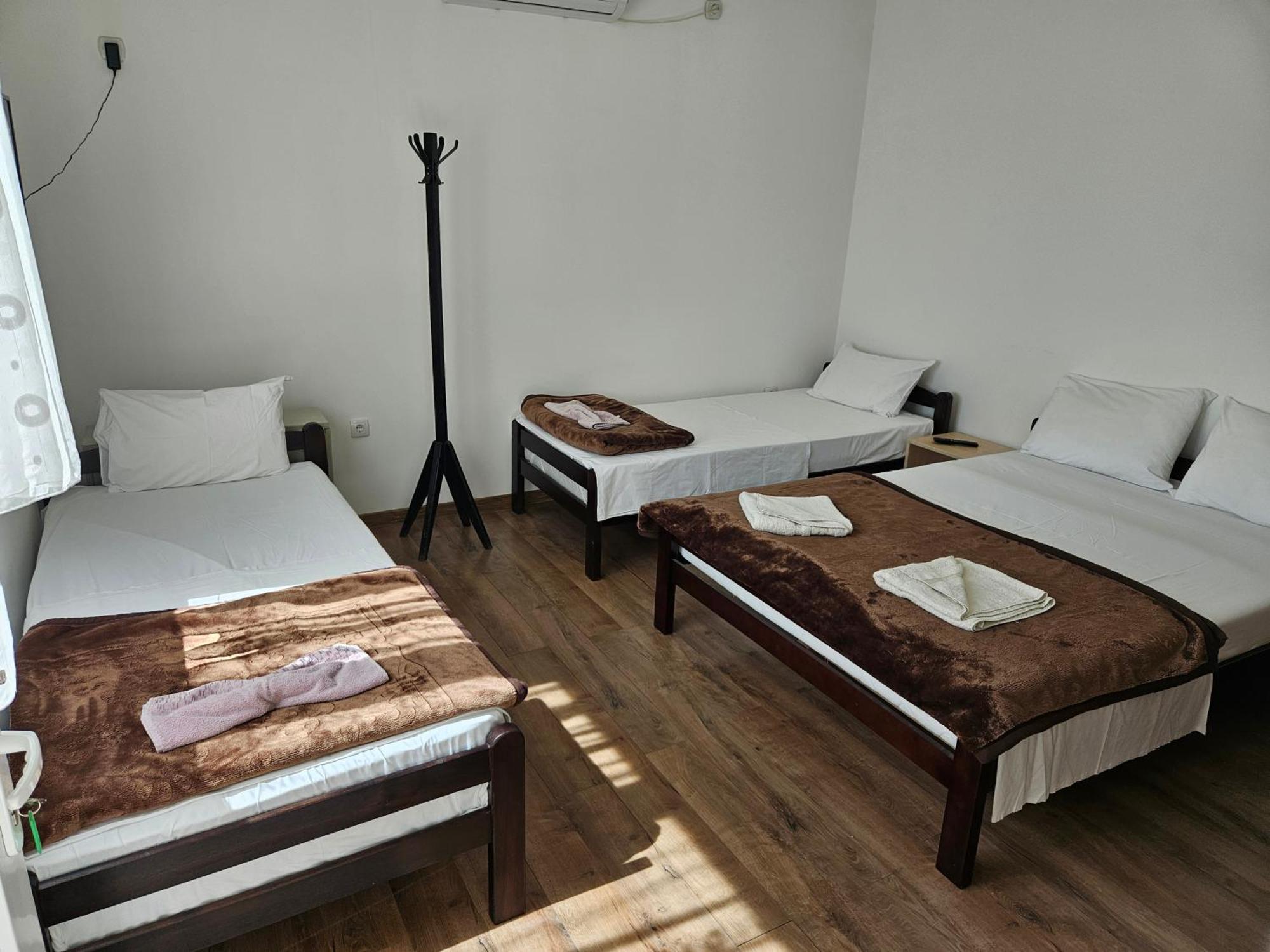 Apartments Kuca Aleksic II Nis Bagian luar foto