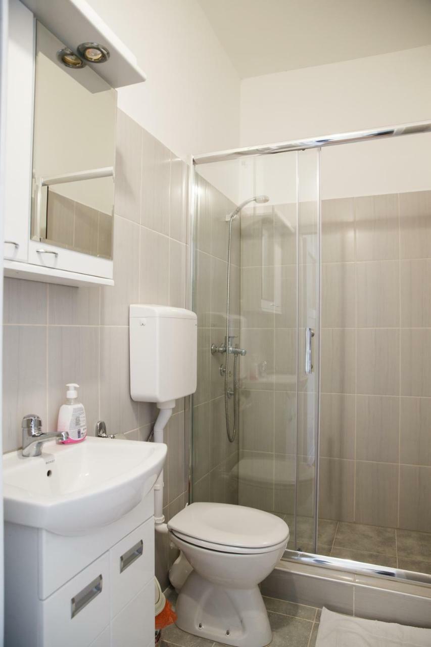 Apartments Kuca Aleksic II Nis Bagian luar foto