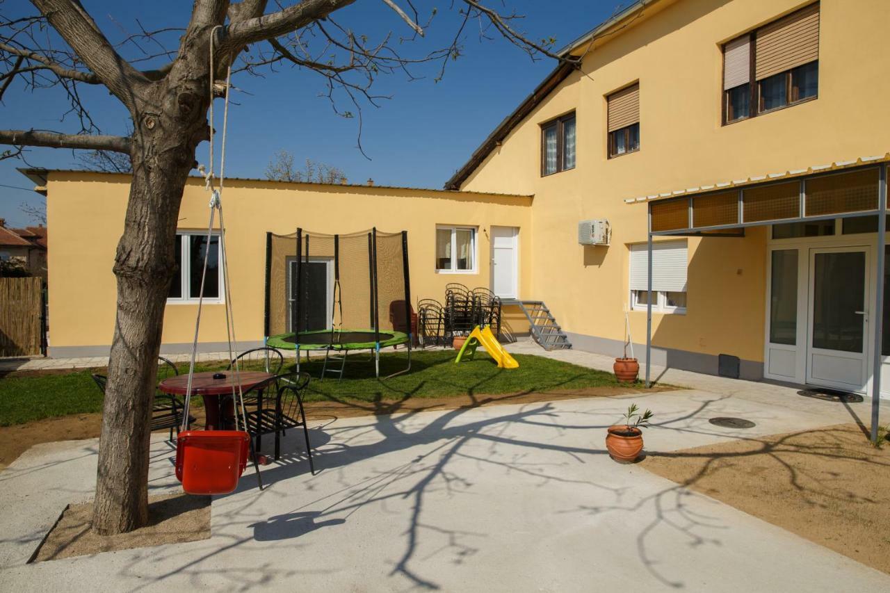 Apartments Kuca Aleksic II Nis Bagian luar foto