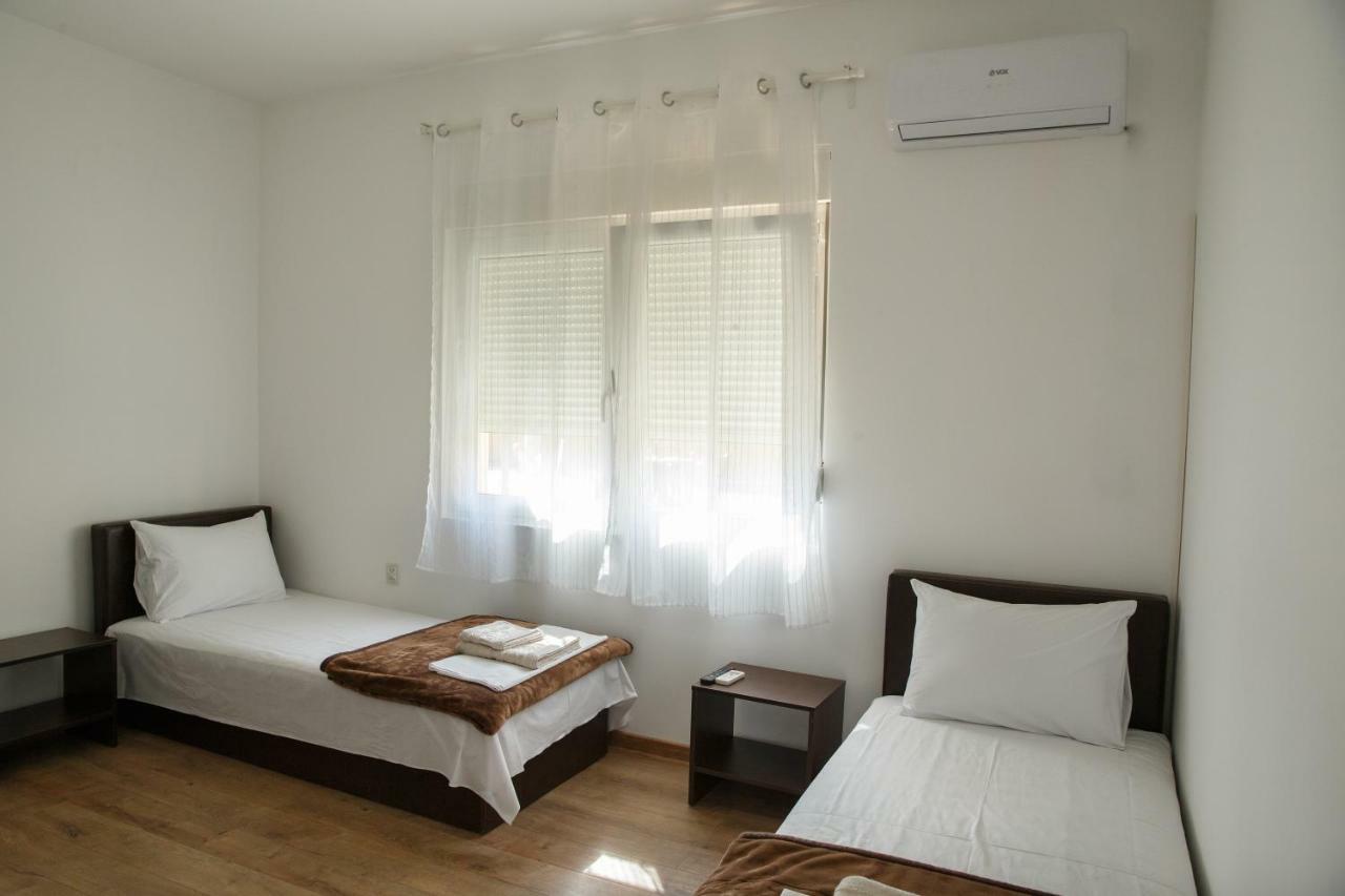 Apartments Kuca Aleksic II Nis Bagian luar foto